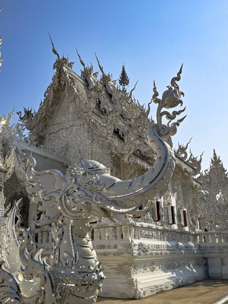 Détails sculptures Temple Blanc Wat Rong Khun